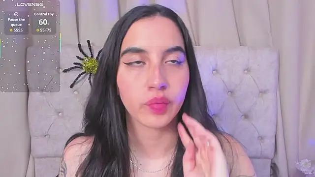 Snapshot of kaylee_lee chatting on 10/17/25, 08:44 kaylee lee online show from 10/17/25, 08:44