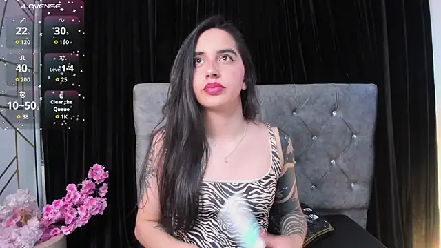 Snapshot of kaylee_lee chatting on 11/12/25, 04:24 kaylee lee online show from 11/12/25, 04:24