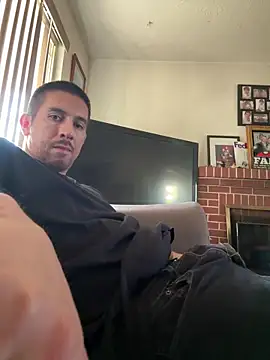 Snapshot of himNIGuys chatting on 11/10/25, 09:58 himNIGuys online show from 11/10/25, 09:58