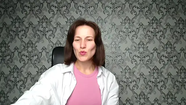 Kelly Kisss online show from 11/08/25, 12:27