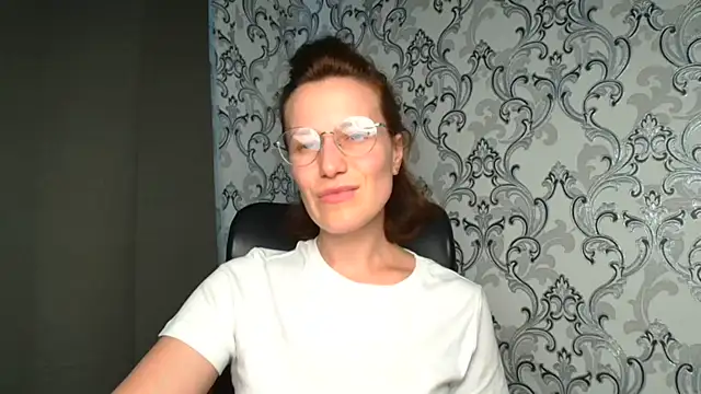 Snapshot of Kelly_Kisss chatting on 06/15/26, 11:23 Kelly Kisss online show from 06/15/26, 11:23