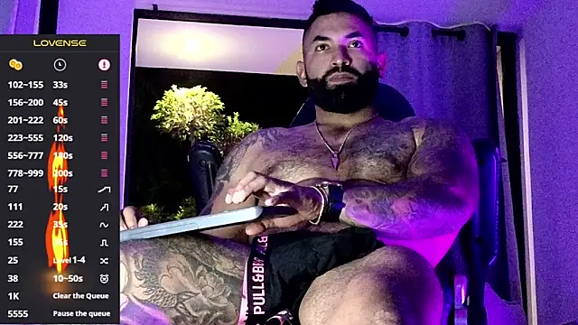 Snapshot of Max-prada chatting on 02/01/26, 02:10 Max-prada online show from 02/01/26, 02:10