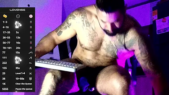 Snapshot of Max-prada chatting on 02/15/26, 02:19 Max-prada online show from 02/15/26, 02:19