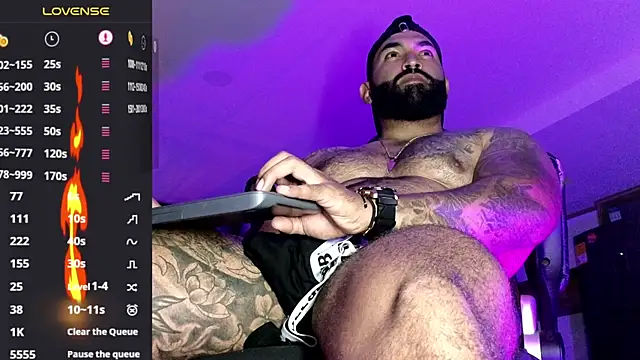 Max-prada online show from 05/16/26, 02:41