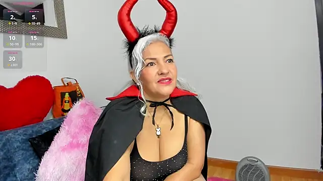 Snapshot of marilyn70 chatting on 11/01/25, 09:50 marilyn70 online show from 11/01/25, 09:50