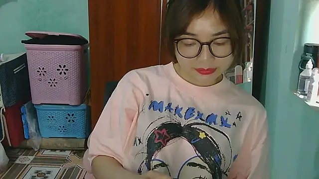 Snapshot of Uhem112 chatting on 10/06/25, 12:41 Uhem112 online show from 10/06/25, 12:41