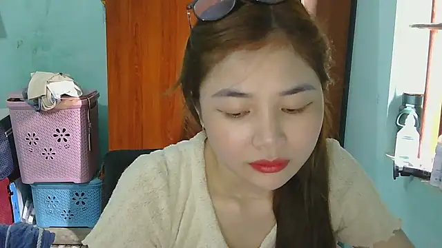 Snapshot of Uhem112 chatting on 10/16/25, 01:50 Uhem112 online show from 10/16/25, 01:50