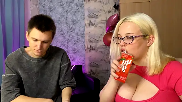 Snapshot of Mia_Sakuraa chatting on 09/28/25, 02:28 Mia Sakuraa online show from 09/28/25, 02:28