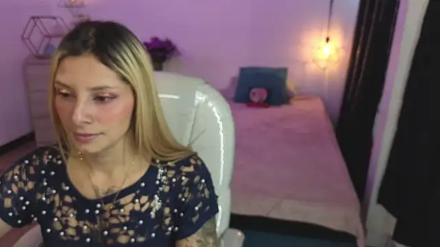 Jennaa Cooper online show from 11/17/25, 06:57