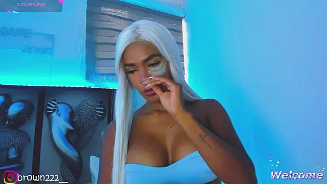  naomibrown  online show from 02/01/26, 08:51