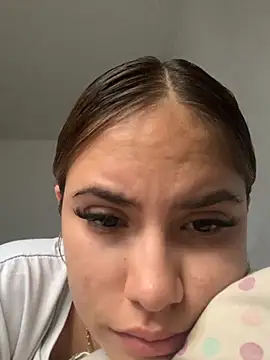 Snapshot of MiiluRosse chatting on 11/14/25, 06:06 MiiluRosse online show from 11/14/25, 06:06