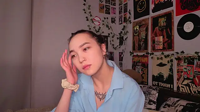 OdetteBiddy online show from 11/22/25, 09:14