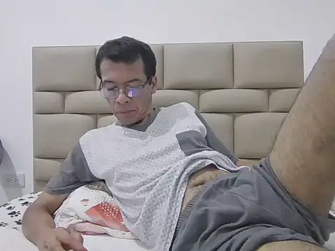 skinnylatino51 online show from 02/18/26, 12:50