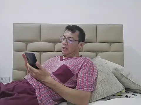 skinnylatino51 online show from 03/29/26, 12:54