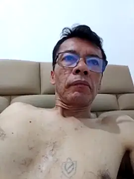 skinnylatino51 online show from 04/17/26, 12:24