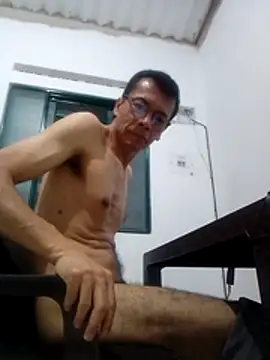 skinnylatino51 online show from 07/05/26, 01:34
