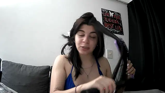 Snapshot of VioletaZein chatting on 11/16/25, 05:02 VioletaZein online show from 11/16/25, 05:02