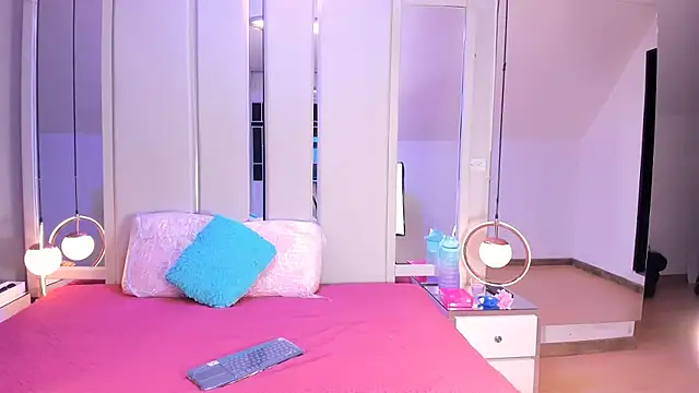 EmmaWilliam1 online show from 09/30/25, 05:45