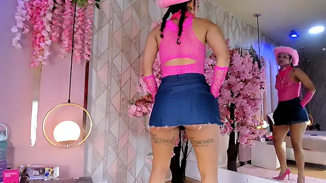 EmmaWilliam1 online show from 11/30/25, 06:06