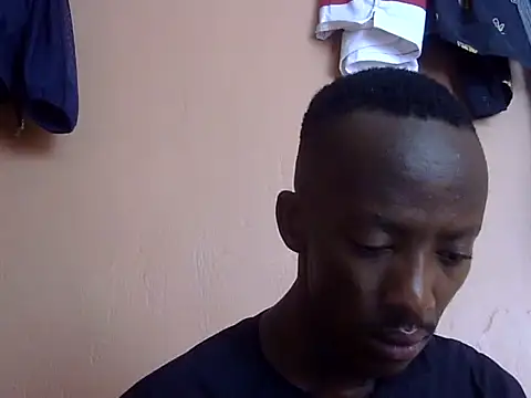 Snapshot of shadez94 chatting on 09/18/25, 06:59 shadez94 online show from 09/18/25, 06:59