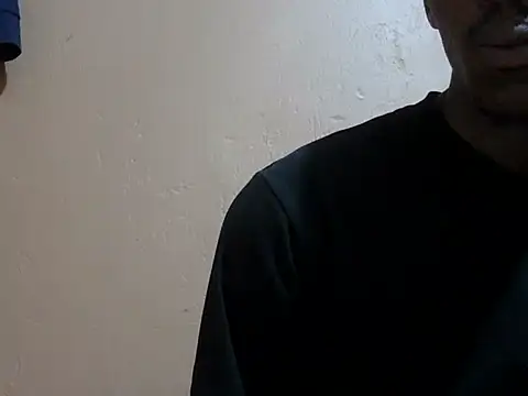 Snapshot of shadez94 chatting on 09/25/25, 05:49 shadez94 online show from 09/25/25, 05:49