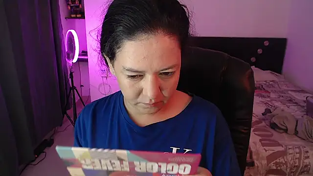 Abbyjoness21 online show from 10/30/25, 10:16