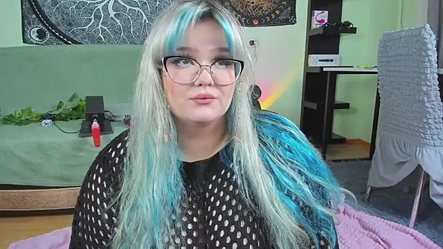  CandyM1lky  online show from 10/20/25, 06:36