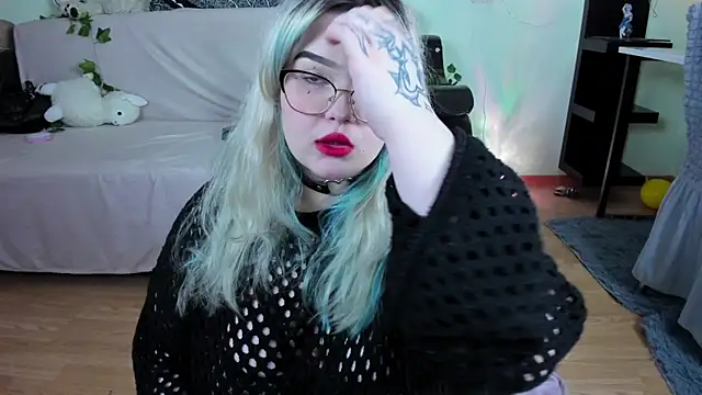  CandyM1lky  online show from 12/17/25, 06:41