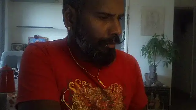 Snapshot of frenchblackc31 chatting on 11/01/25, 03:47 frenchblackc31 online show from 11/01/25, 03:47