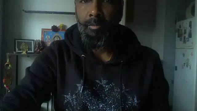 Snapshot of frenchblackc31 chatting on 11/08/25, 08:25 frenchblackc31 online show from 11/08/25, 08:25