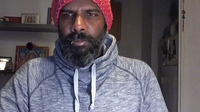 Snapshot of frenchblackc31 chatting on 11/21/25, 05:44 frenchblackc31 online show from 11/21/25, 05:44