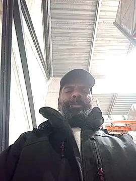 Snapshot of frenchblackc31 chatting on 12/15/25, 09:13 frenchblackc31 online show from 12/15/25, 09:13