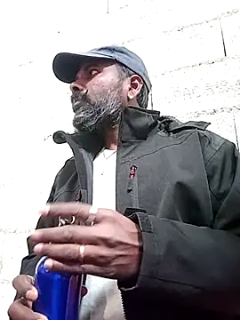 Snapshot of frenchblackc31 chatting on 12/16/25, 12:43 frenchblackc31 online show from 12/16/25, 12:43