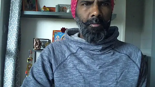 Snapshot of frenchblackc31 chatting on 12/20/25, 09:16 frenchblackc31 online show from 12/20/25, 09:16