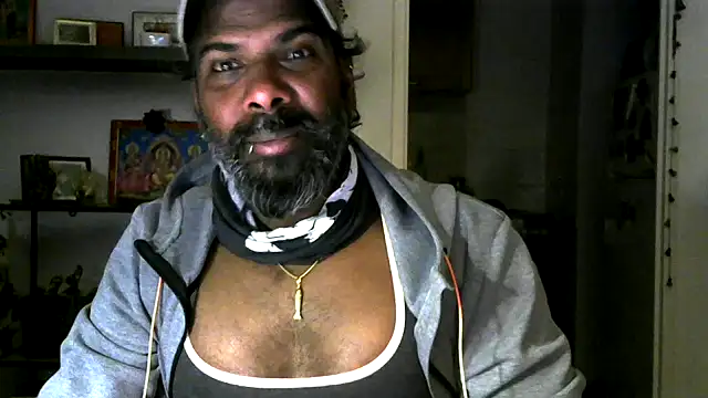 frenchblackc31 online show from 05/10/26, 07:52
