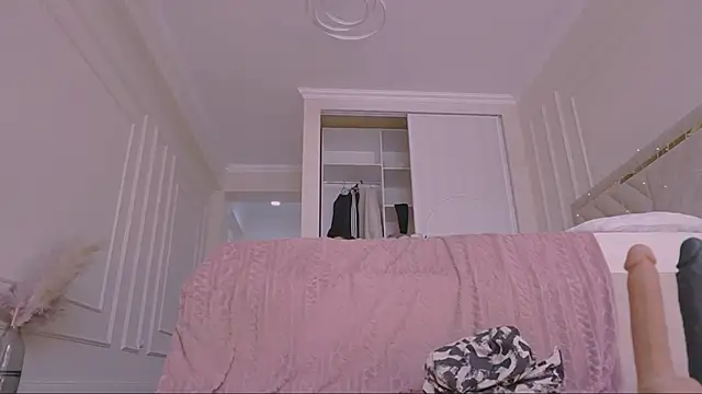 lori leen  online show from 02/25/26, 07:18