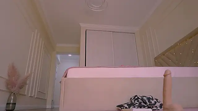 lori leen  online show from 04/23/26, 08:02