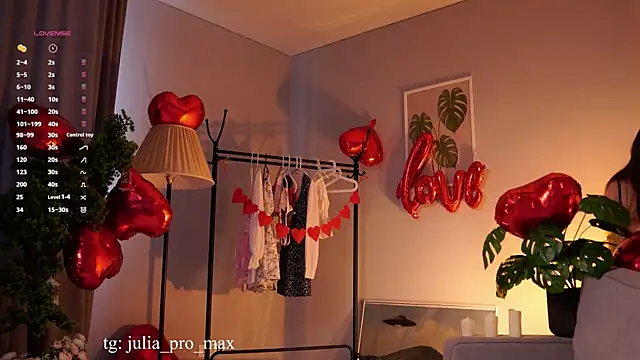 Julia PR0 online show from 02/15/26, 10:25