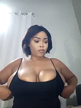 Snapshot of MadamPinky chatting on 02/03/26, 08:03 MadamPinky online show from 02/03/26, 08:03