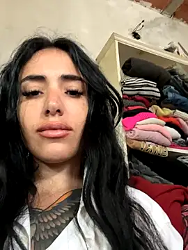 Snapshot of GoddessPanther chatting on 11/07/25, 05:13 GoddessPanther online show from 11/07/25, 05:13