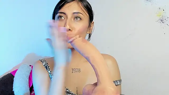 Alanaloiiss  online show from 09/12/25, 12:11