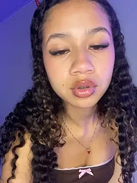 Snapshot of jadee8 chatting on 10/05/25, 01:37 jadee8 online show from 10/05/25, 01:37