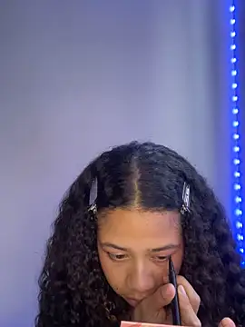 Snapshot of jadee8 chatting on 11/18/25, 07:40 jadee8 online show from 11/18/25, 07:40