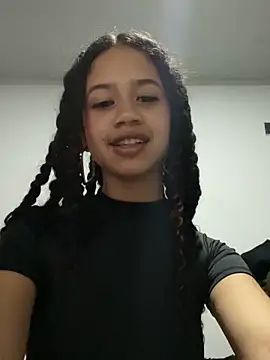 Snapshot of jadee8 chatting on 12/20/25, 02:40 jadee8 online show from 12/20/25, 02:40