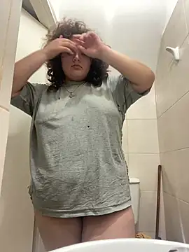 Snapshot of Solangerulo_ chatting on 02/24/26, 07:17 Solangerulo online show from 02/24/26, 07:17