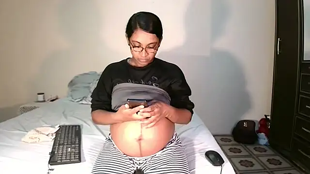 Snapshot of indiansweetflava chatting on 04/24/26, 11:56 indiansweetflava online show from 04/24/26, 11:56