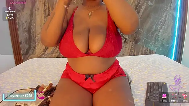 MiiaaCollinss online show from 12/15/25, 02:54