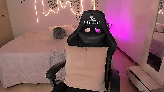 sara doll77 online show from 12/01/25, 11:43