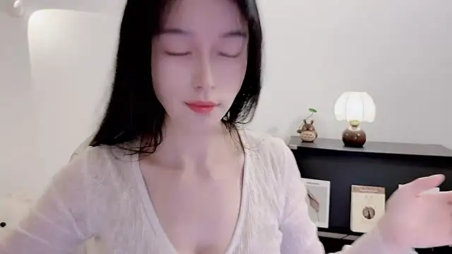 Onechestnut online show from 11/21/25, 06:23