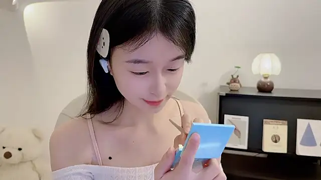 Onechestnut online show from 12/02/25, 06:30